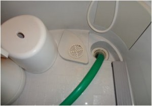 訪問入浴介護の作業　排水